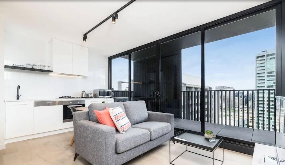 Saint Domain Aparthotel Melbourne Exterior photo
